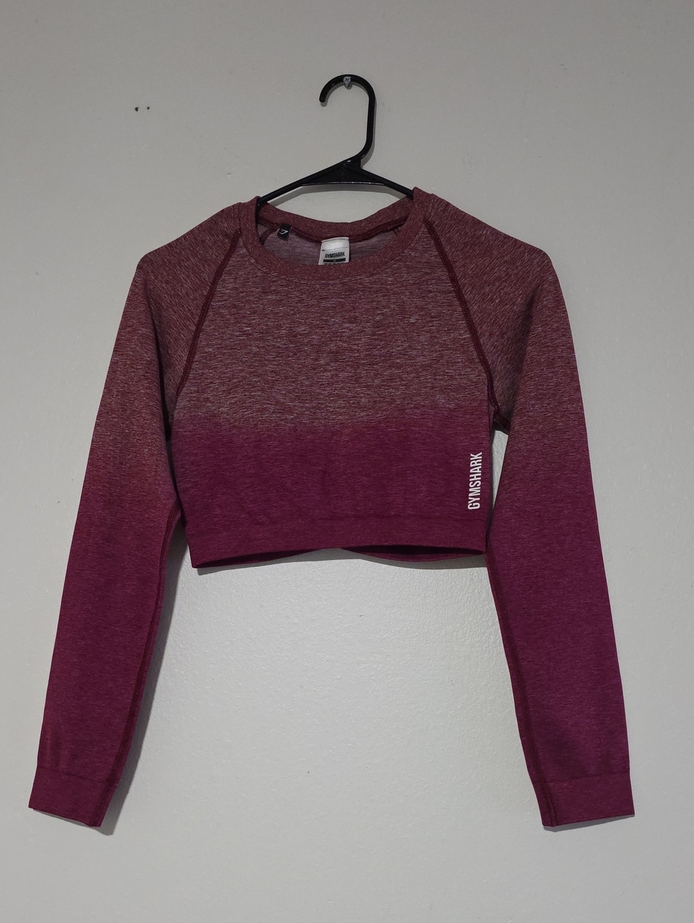 Gymshark Women’s Ombre Crew Neck Long-Sleeve Crop Top - Berry Plum